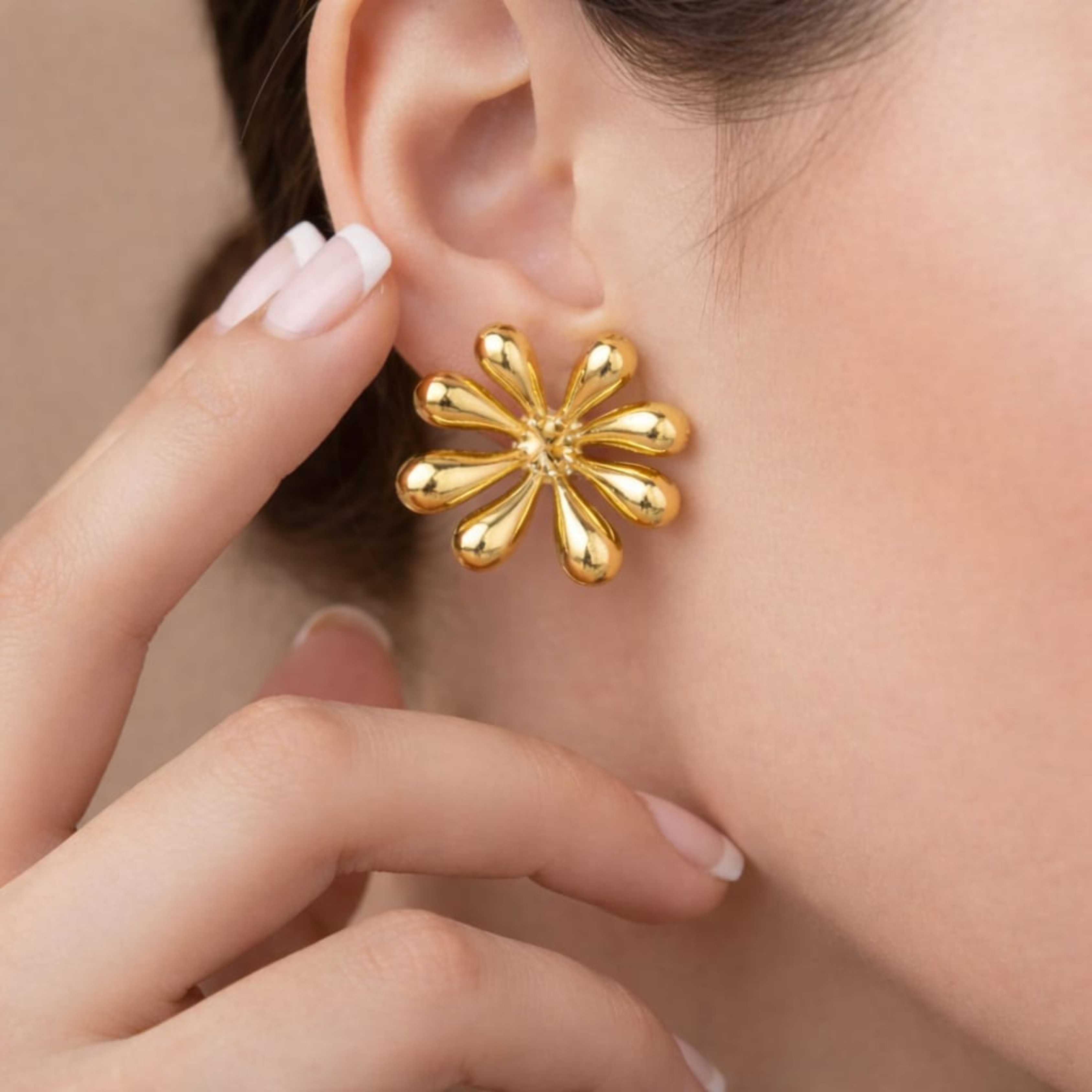 Gold Bloom Stud Earrings – Chunky Floral Statement